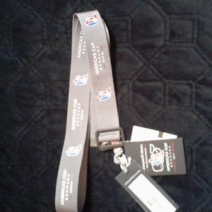 VINEYARD VINES - MEN AC TECH BELT SIZE M